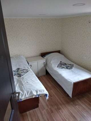 Гостевой дом Dream House & Hostel Севан Двухместный номер с 2 отдельными кроватями-3
